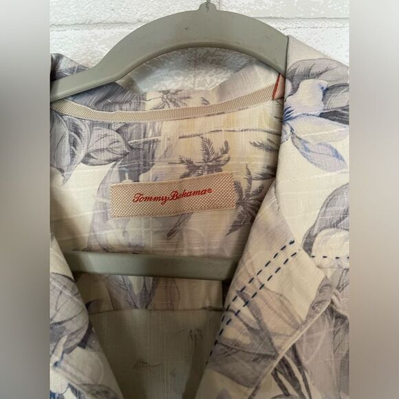 Tommy Bahama Mens 100% Silk Caribbean Tropical Short Sleeve Button Up Shirt M - Picture 4 of 9
